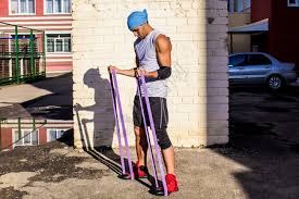 天空：维萨未随布伦特福德前往客场参加比赛，他仍渴望离队